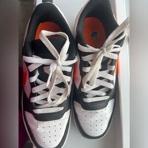 Nike Court Borough 2 Low White Black Orange GS